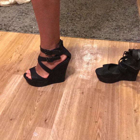 Black strappy wedges - Picture 6 of 6